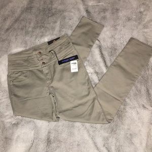 Hi-Waist Skinny Jeans 👖